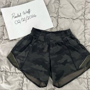 Lululemon hotty hots 4" - camo